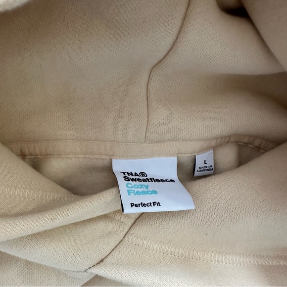 Aritzia TNA Hoodie - Picture 4 of 5